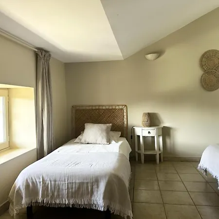Les Figuiers Holiday home *