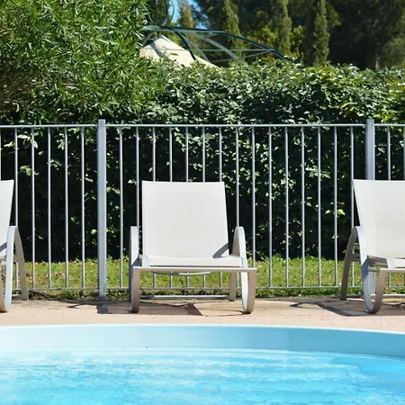 Les Figuiers Holiday home *